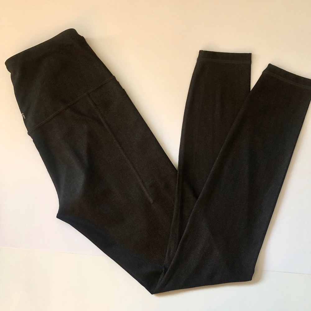 2 Pocket GapFit Leggings in Herringbone Pattern